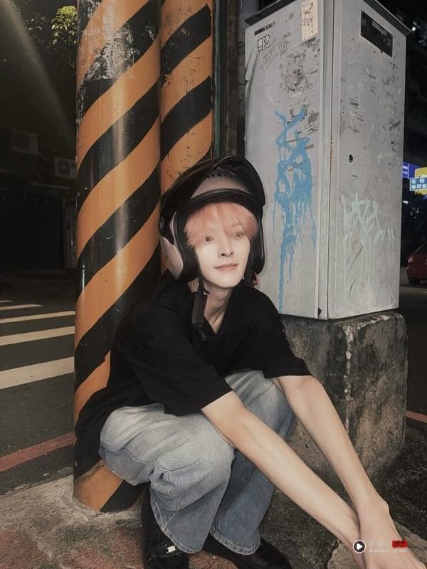 n.SSign中国台湾成员方毅家在社群上分享的中国台湾日常生活照