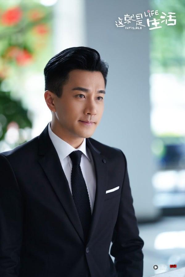 刘恺威自从离婚后，就逐渐淡出演艺圈，事业重心也渐渐转回香港，这几年只接了一部电视剧《这就是生活》，后面就没再拍新戏了！