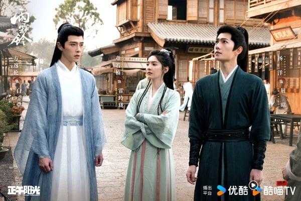 《雨霖铃》虽然主打大男主剧，但故事其实围绕在展昭、霍玲珑、白玉堂三人展开，三人小队的群像很好看呢！而日前《雨霖铃》迎来大结局，这部剧越到后面越催泪。原本展昭中毒，还以为要悲剧收尾，不过最后展昭与白玉堂成功复仇，假死脱身，最终剧情暗示两人化名出现，再次与霍玲珑重逢。而番外篇也透露展昭与白玉堂再次结伴闯荡江湖。