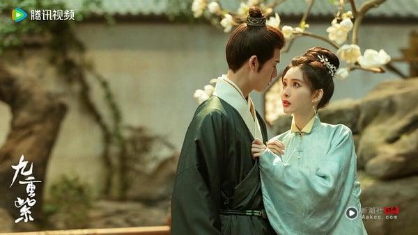 《九重紫》和《逐玉》出自同一个导演，但《九重紫》的编剧功力却更受肯定。剧版评分7.8，是更胜原着小说的。《九重紫》是一部重生宅斗剧，是近年这些重生剧中，质感最高的一部，除了导演的镜头大气有质感，剧本也很扎实。