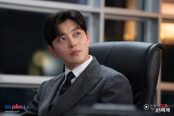 6月“韩剧演员”话题度TOP10：林智妍、许楠儁凭《我的王室死对头》超越朴志训夺冠！