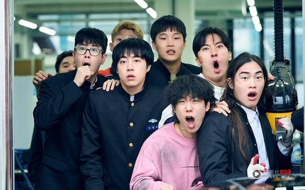 《铁拳教育》线上看6大剧情、角色介绍：金武烈以暴制暴，网封“教育界模范计程车”！