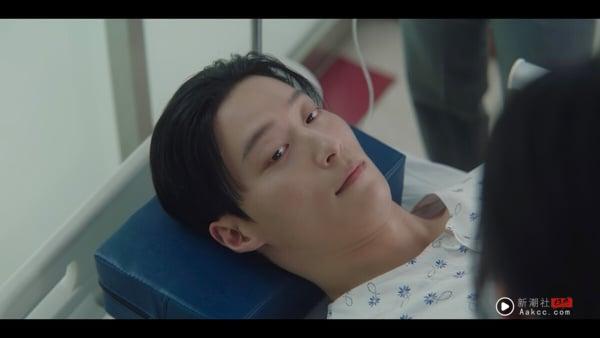 《我的王室死对头》8个剧情彩蛋：“初智齿”的隐喻超浪漫，电卷棒PPL给女配有原因？