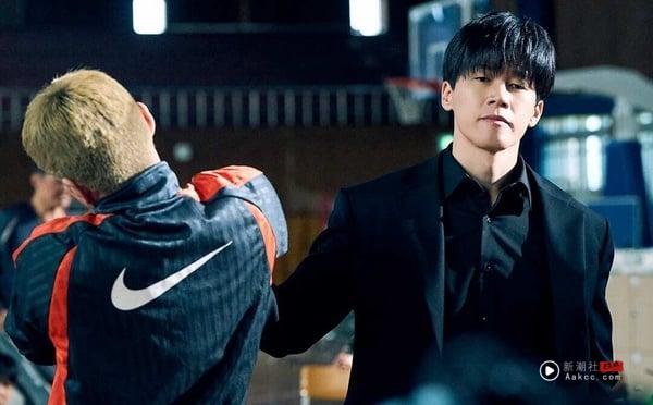 《铁拳教育》是近期人气最火爆的Netflix韩剧，大快人心的情节让《铁拳教育》在全球皆掀起追剧热潮，冲上超过20国收看冠军！《铁拳教育》以教权保护局为主角，他们肩负大胆使命，要为行为越界的学生、老师、家长好好上一课。这群人无所不用其极，甚至不惜逾越法律规范，只为恢复校园内的秩序。