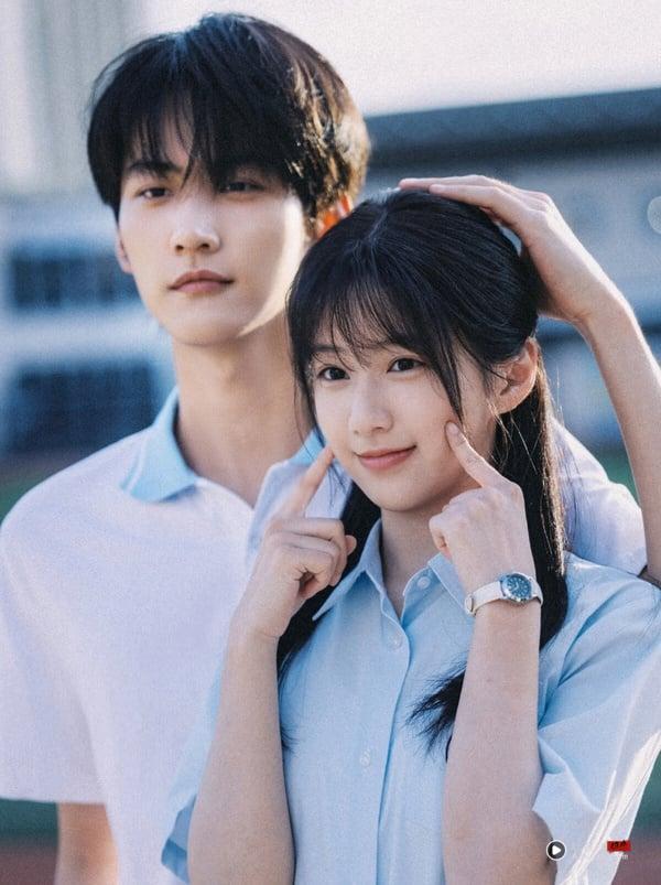 《炽夏》是最近Netflix新上线的甜宠剧，找来《狙击蝴蝶》周柯宇搭配《江湖夜雨十年灯》包上恩。《炽夏》是人气甜宠大IP改编，剧情满有意思，女主不是传统的傻白甜，她为了奶奶医药费不惜接近男主，而男主明知她别有用心，却还是甘愿入局，故事发展让人猜不到。