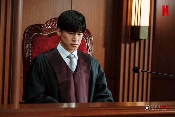 《少年法庭》剧情讲述厌恶少年犯而闻名的法官“沈恩锡”，奉命到地方法院的少年法庭执行职务，努力在“自身情感”和“追求公义刑罚”之间，求取平衡的故事。