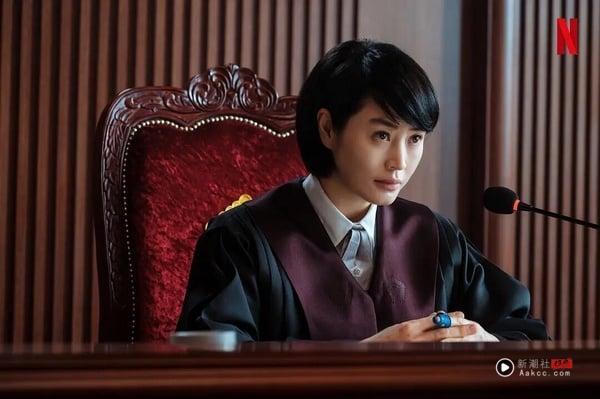最近随着《铁拳教育》爆红，同导演指导的《少年法庭》也再次被热议，还默默冲上Netflix榜单前排呢！《少年法庭》评价超级好，但很可惜没有达到《铁拳教育》这样的超高讨论度，但其实剧情也很有内容。