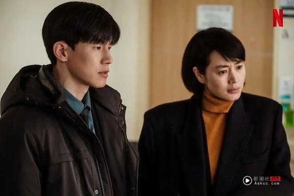 最近随着《铁拳教育》爆红，同导演指导的《少年法庭》也再次被热议，还默默冲上Netflix榜单前排呢！《少年法庭》评价超级好，但很可惜没有达到《铁拳教育》这样的超高讨论度，但其实剧情也很有内容。