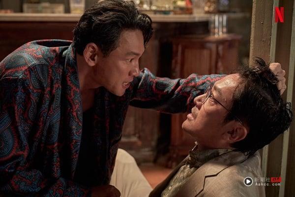《毒枭圣徒》集结河正宇、黄晸珉、朴海秀、柳演锡、赵宇镇等演技派主演，改编自真人真事。《毒枭圣徒》讲述在苏利南经营事业的韩国商人姜仁久，在别无选择下，只能冒着生命危险加入韩国地区情报院与美国缉毒局的联合秘密任务，逮捕苏国韩侨大毒枭全耀焕的故事。