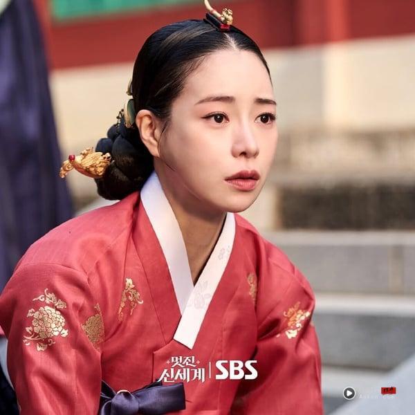 Netflix7部追了停不下来韩剧!《铁拳教育》上瘾度4颗星，《王室死对头》3星，这部5颗星