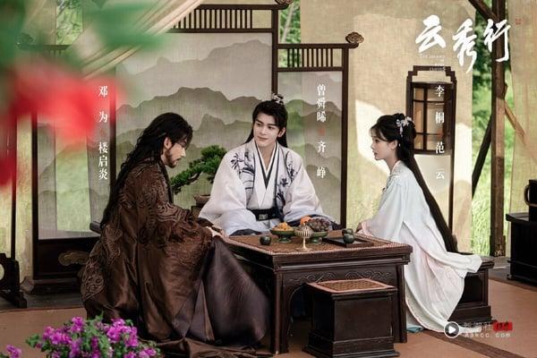 其他几部热播电视剧一样评价比较极端，李一桐《云秀行》、陈都灵《翘楚》虽然有吸睛的演员群，但剧本被认为不够扎实。周柯宇《炽夏》、檀健次《爱情有烟火》故事有亮点，CP感则见仁见智。