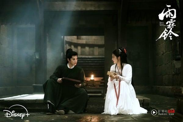 杨洋《雨霖铃》是武侠剧，由打造过《知否》、《琅琊榜》的制作公司正午阳光出品。《雨霖铃》口碑表现还可以，拍摄质感是好的，人物形象有新意。虽然有武侠剧迷认为，《雨霖铃》情节铺垫比较平淡，不太会让人急迫地想一集集追，不过《雨霖铃》有电影级的画面，还是最近可以一看的古装剧。