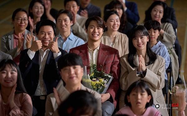 《人夫总动员》6大剧情、角色介绍：前任vs.现任丈夫联手救妻女，上映霸榜Netflix冠军