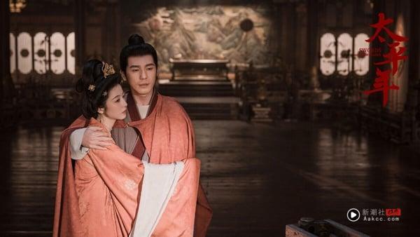 《太平年》是2026年的精品古装剧，不是以爱情线为主的古偶，这部剧以五代十国为背景，故事很震撼。这是一个民不聊生的乱世，第一集就上演了人吃人的环节。更可怕的是，这都是基于史实改编。《太平年》故事有内容，拍摄质感很大器，不仅有市井小民的生活，也有各方阵营的权谋暗斗，喜欢看历史大剧的观众很推荐一看！