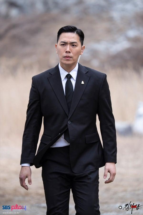 《金特务》南室长被封“最狠反派”！2026韩剧“让人毛骨悚然的反派”，宇振妈妈引公愤