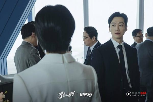 7月“韩剧人气话题度”TOP10：苏志燮《金特务》收视暴涨，李栋旭“这部”未播先火！