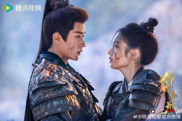 《锦月如歌》改编自千山茶客的小说《女将星》，和《墨雨云间》、《雁回时》同作者，一样有庞大的架构和痛快的大女主复仇。不过《锦月如歌》没有《墨雨云间》、《雁回时》那么高评，开播后不少原着书迷都在吐槽剧版魔改，但如果没看过小说原着，单看剧版，《锦月如歌》还是可以一看。