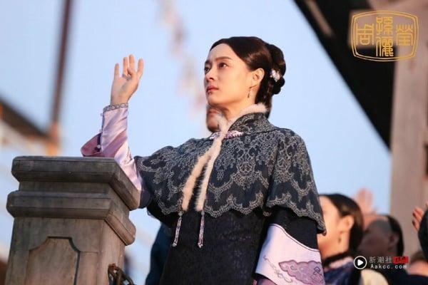 孙俪《那年花开月正圆》饰演的周莹也是命运多舛，以奴婢身分嫁给吴聘，幸福的日子没过多久，经历丧夫、家族破产，婆婆还听信谗言，导致她流产。