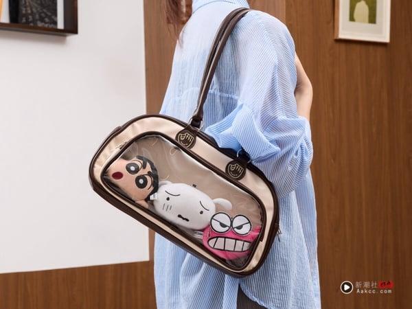 2026康是美“蜡笔小新加价购”7/24开跑！校车相机、茄芷袋等16款周边，加购办法一次看