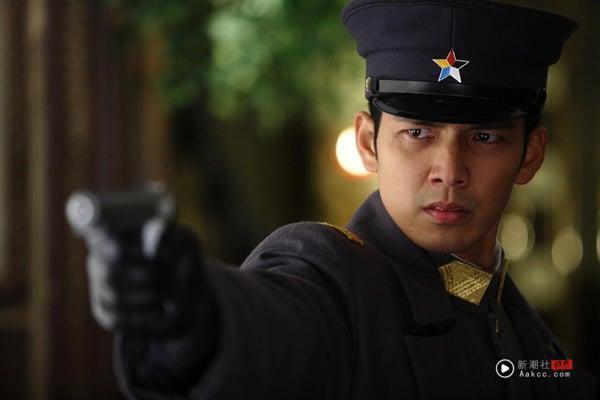 最近大家都在追张凌赫、王楚然主演的《这一秒过火》，大家知道《这一秒过火》其实有前传吗？这个系列改编自匪我思存的小说，前传是《来不及说我爱你》，2011年的老剧，找来锺汉良还有李小冉主演。《这一秒过火》张凌赫演的就是《来不及说我爱你》锺汉良和女二的儿子。