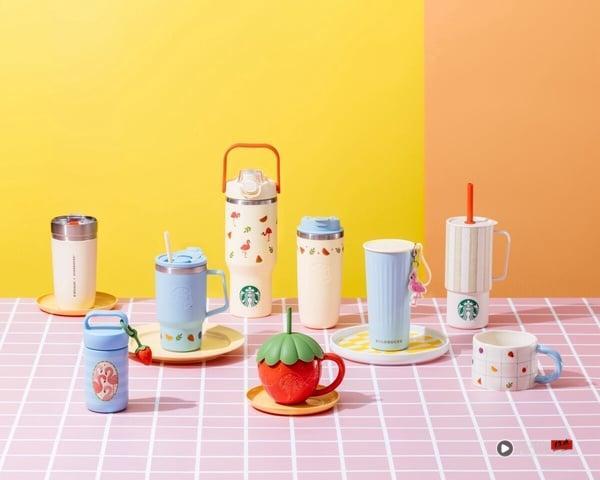 买一送一！星巴克“蜜桃限定饮品”登场，Bearista水果熊系列开卖、DREAMPLAZA周年活动