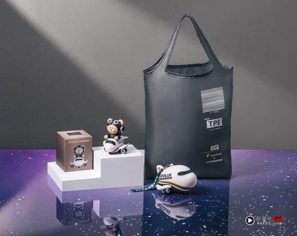 买一送一！星巴克“蜜桃限定饮品”登场，Bearista水果熊系列开卖、DREAMPLAZA周年活动