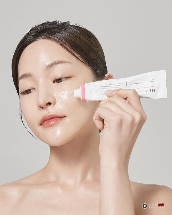 “做足保湿”是什么意思？医师亲解：不需要化妆水