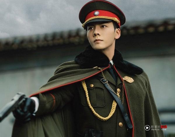 大家还记得陈伟霆、赵丽颖主演的《老九门》吗？时隔多年，又推出了续作，虽然赵丽颖、张艺兴没能全部回归，但目前《九门》的选角很受好评。这一版陈伟霆继续演张大佛爷，《终极笔记》曾舜晞演吴邪爷爷吴老狗，还有《无心法师》陈瑶演霍仙姑。剧集节奏也不会很拖，首播评价还不错！
