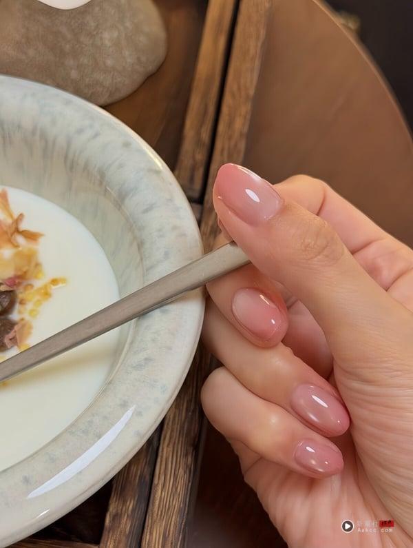 什么是bare nails？美甲范本盘点