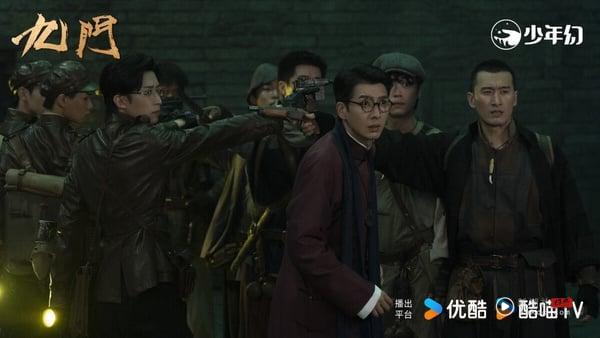 大家还记得陈伟霆、赵丽颖主演的《老九门》吗？时隔多年，又推出了续作，虽然赵丽颖、张艺兴没能全部回归，但《九门》已经尽力凑齐原班人马，首播口碑也不错。《九门》找回陈伟霆继续演张大佛爷，《终极笔记》曾舜晞演吴邪爷爷吴老狗，还有《无心法师》陈瑶演霍仙姑，选角很对味！