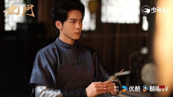 2026好多《盗墓笔记》相关系列剧上线！像是陈伟霆《九门》、丁禹兮《南部档案》其实都属于这个系列的外传，而本传故事像杨洋、成毅、朱一龙等人气男演员都演过。但最好受好评的一版，是曾舜晞、肖宇梁版本的《终极笔记》！
