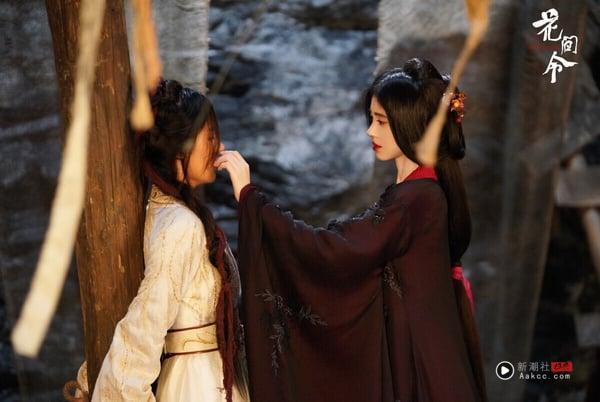 鞠婧祎《花间令》当初对打赵丽颖《与凤行》，本来大家都不看好，没想到《花间令》上线后竟然火了。不过有点尴尬，《花间令》深受喜爱的不是女主鞠婧祎，而是仅仅来客串、第三集就下线的郑合惠子。