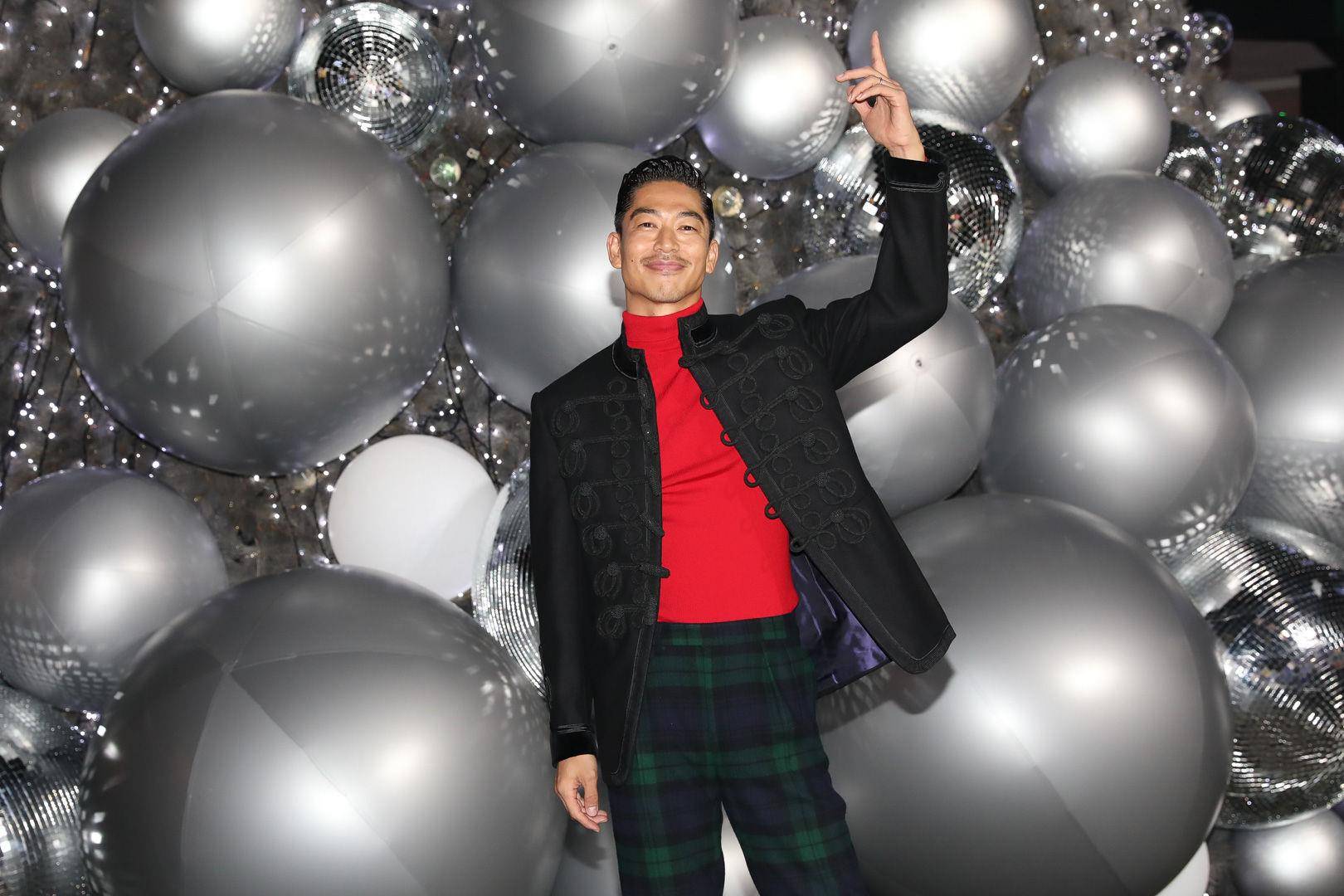 Akira当点灯大使“现场跳起来”　自曝：早上会帮儿子换尿布