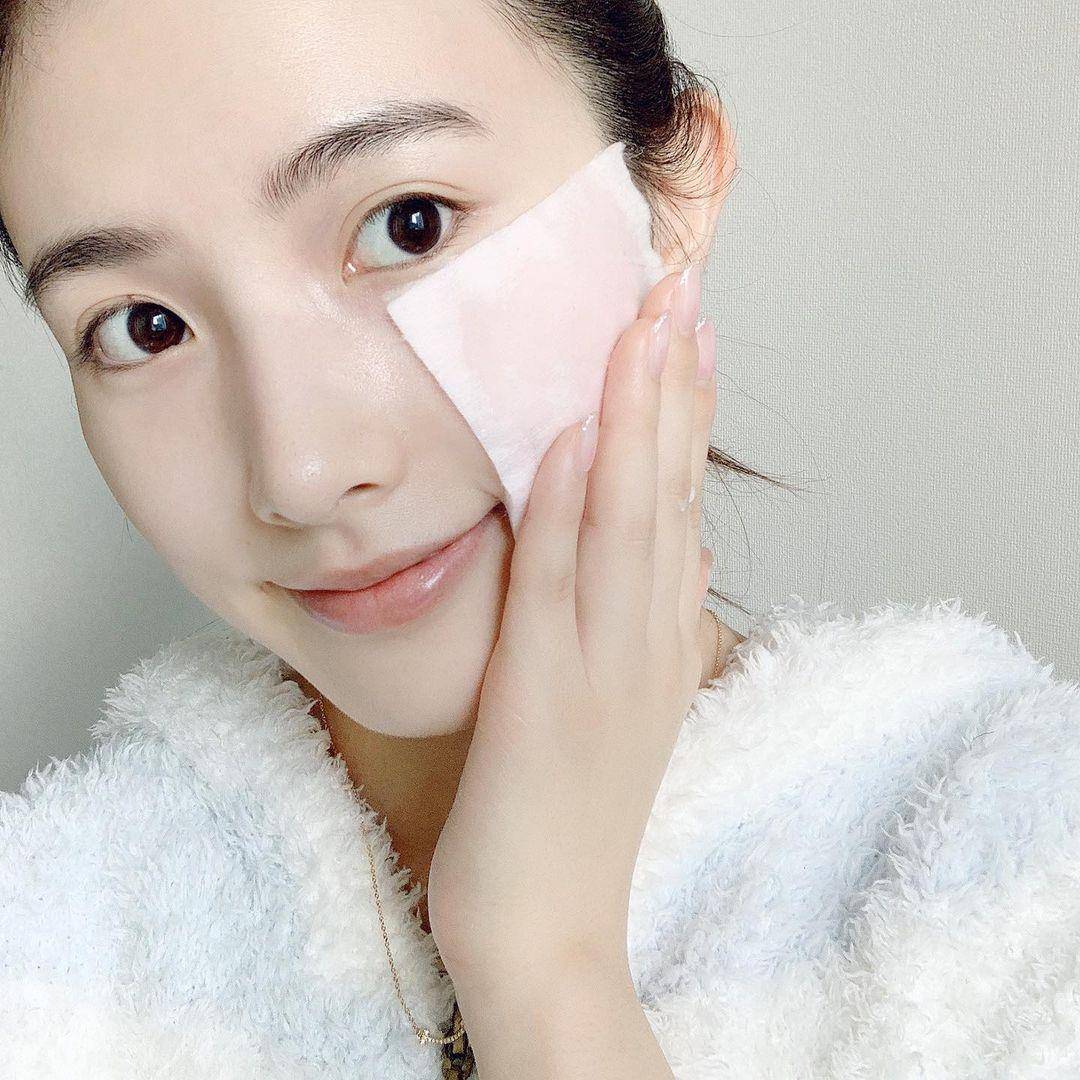 YG彩妆师曝洗脸巾7大隐藏用法！能卸妆、洗美妆蛋，实用又省钱 最新资讯 图1张
