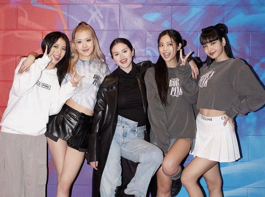 赛琳娜终于与BLACKPINK全员合影！　5人同框画面曝光粉丝嗨翻 名人名流 图1张