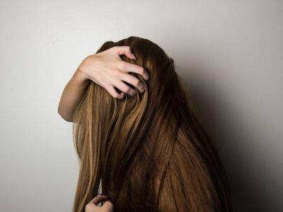 落发快看！盘点5个“养发小秘诀”，早一点睡觉超管用