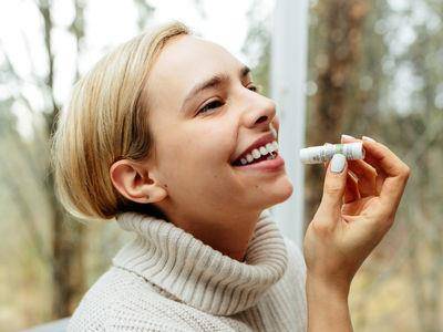 女星人手一支！“神级护唇膏”盘点，干燥唇纹通通不见