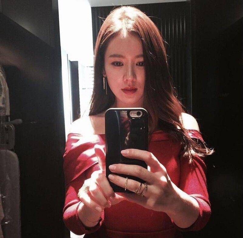 孙艺真红毯+私服5个绝美耳环造型　玄彬被这气质深深吸引 名人名流 图5张