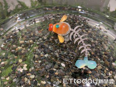 亮・珠宝／鱼骨胸针灵活设计怎戴都有型　龚遵慈热带鱼珠宝吸睛