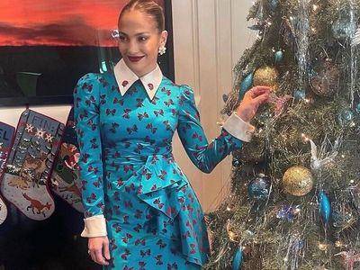 亮・珠宝／“翘臀珍”过节耳环有巧思　77万圣诞玫瑰耳际绽放