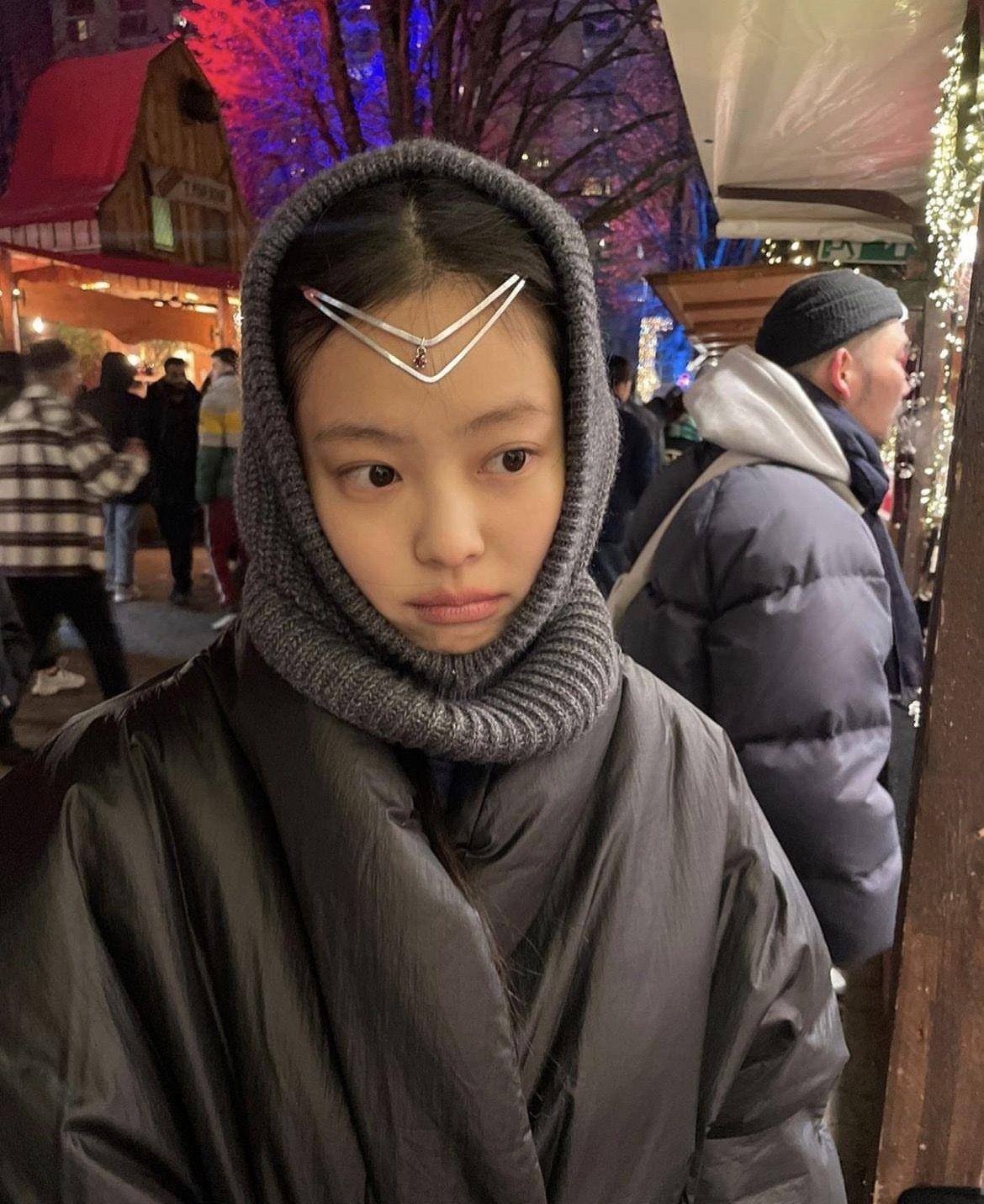 5顶“Jennie同款”冬季帽子搜罗　时髦小偷帽、贝雷帽来自这些品牌 名人名流 图1张