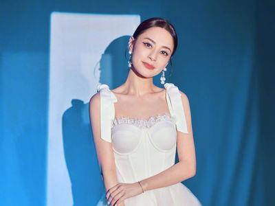 41岁阿娇“紧身胸衣礼服”美成白天鹅！　瘦回巅峰状态不输少女