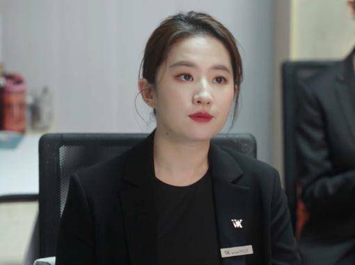 35岁“仙女姊姊”刘亦菲上镜宛如素颜　肌肤白皙零瑕疵靠小黑气垫帮忙 最新资讯 图3张