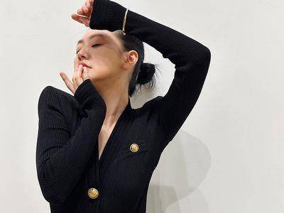 小S扭水蛇腰秀41万手环　懒理网酸“女儿说中文还是英文的爱你”