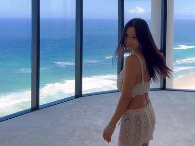 孙芸芸“背杀”性感迷人　自爆胖2公斤靠晒黑遮肉