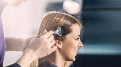 学起来超省钱!染发持色“3个小技巧”,拉长补染时间