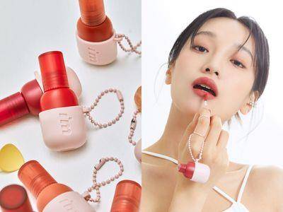 小废包放唇膏占空间？超可爱“奶瓶吊饰唇釉”挂在包包外轻松补妆