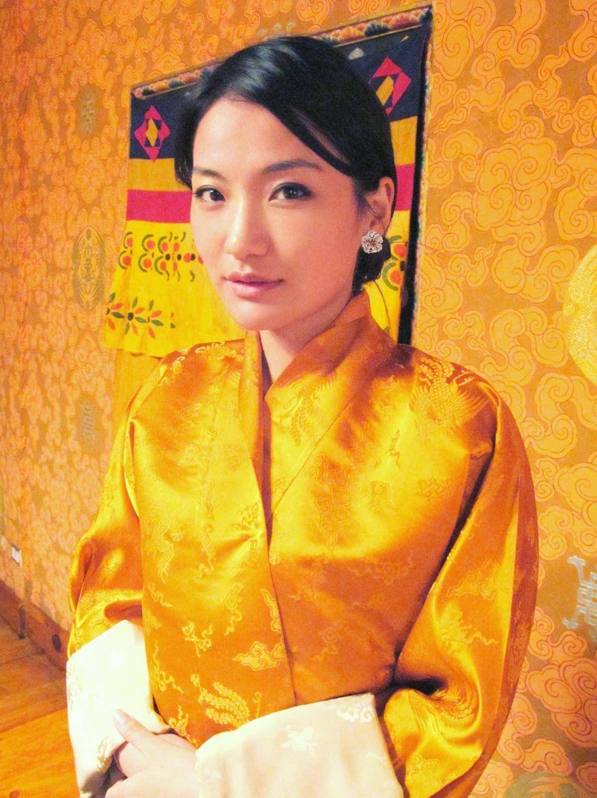 美女王后各个是学霸　难民出身变“阿拉伯的黛安娜”最传奇 时尚穿搭 图7张