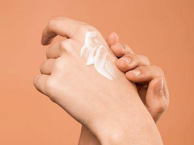 换季、医美、A醇让肌肤敏感干燥？3个关键步骤重现细嫩水光肌