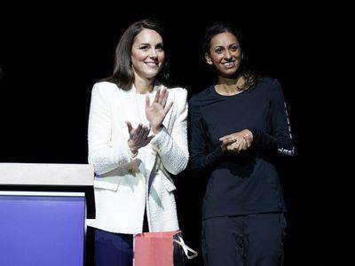 凯特王妃拖拉轮胎秀神力　粉丝更兴奋“她的Zara外套买得到”　